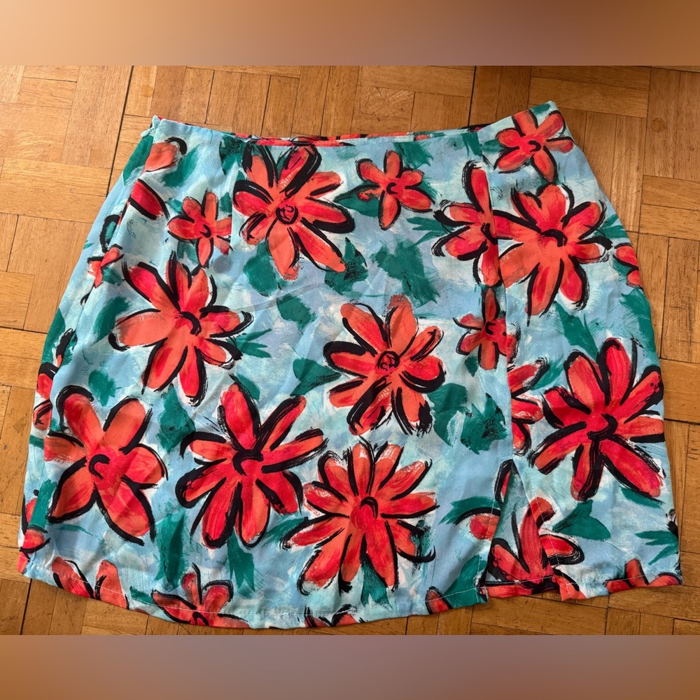 Shein Floral skirt with zipper.